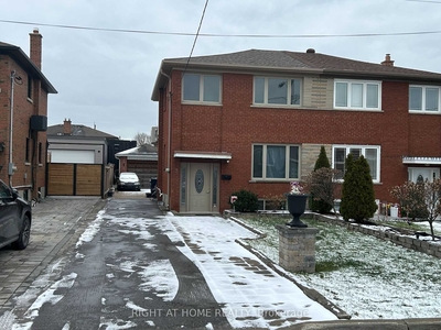 House for sale, 9 Snowood Crt, in Toronto, Canada