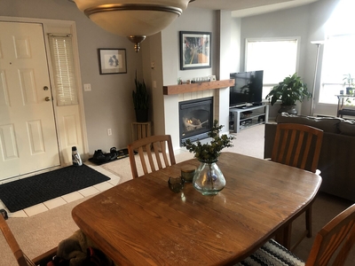 Nanaimo Townhouse For Rent | Cozy, bright north end townhome