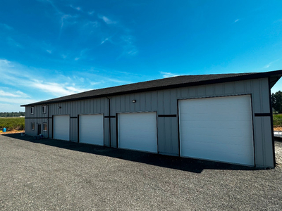 Warehouse/shed Bay for Lease for Storage or Light Industrial
