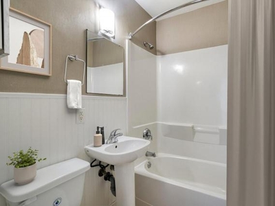 1 Bedroom Apartment Unit Winnipeg MB For Rent At 982