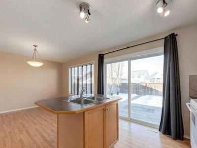 3 Bedroom Detached House Calgary AB For Rent At 2450