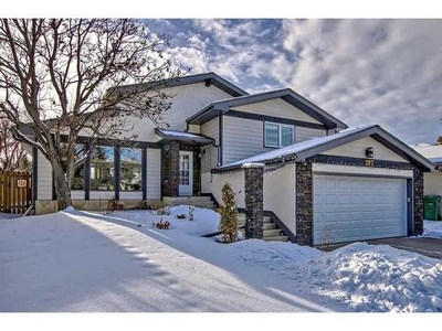 House For Sale In Oakridge, Calgary, Alberta