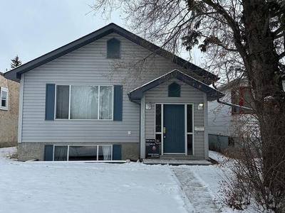 House For Sale In Queen Alexandra, Edmonton, Alberta