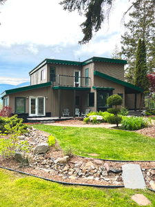Shuswap beautiful home on 2acres lakeview, 2 shops, In town!