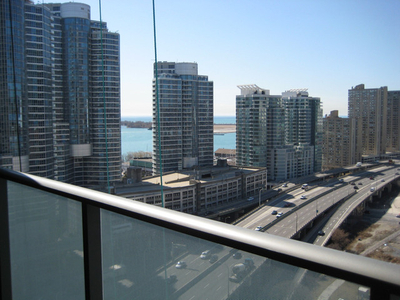 1 Bedroom Condo In Downtown Toronto available Apr 15, $2,700