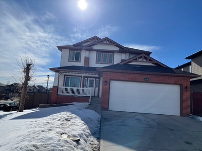 4 bedroom house for rent in Chestermere