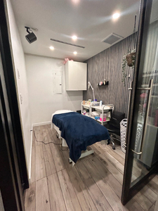 Beauty Room for Rent