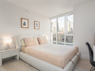 Furnished Bedroom - Yaletown (All-Inclusive)