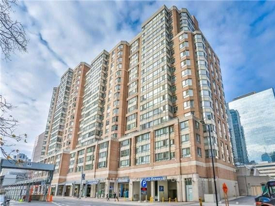 Luxury Downtown 1+1 Bdrm Condo! Live Steps Away from Everything!