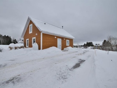 One-and-a-half-storey house for sale (Bas-Saint-Laurent)
