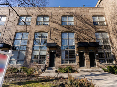 Townhouse For Sale At Lansdowne And Davenport