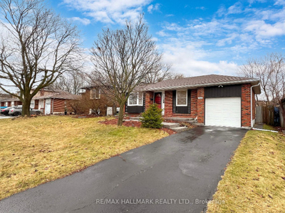 Waterfront Home with 3+2 Beds, Pickering!