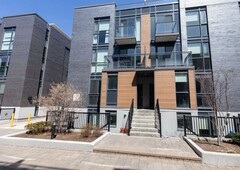 Toronto Pet Friendly Townhouse For Rent | Wallace Walk - 380 Wallace