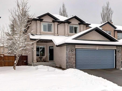 32 Wentworth Close Sw, Calgary, Residential