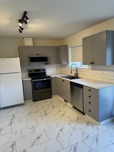 Sherwood Park Townhouse For Rent | Newly renovated 3 bedroom 1.5