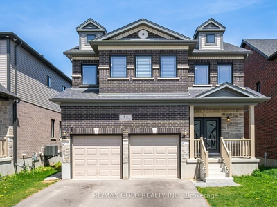 44 Macalister Blvd Guelph, ON N1L 1B3