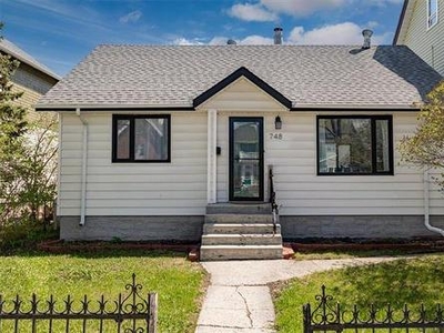 House For Sale In Earl Grey, Winnipeg, Manitoba