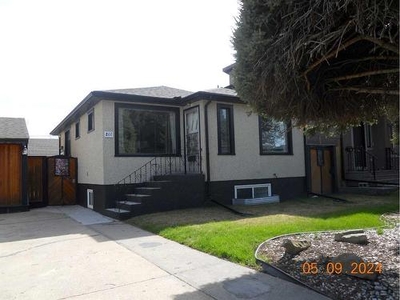House For Sale In Tuxedo Park, Calgary, Alberta