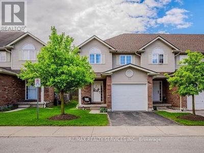 Townhouse For Sale In Country Hills East, Kitchener, Ontario