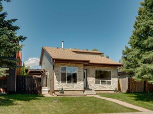252 Marquis Place Southeast, Airdrie, Alberta–