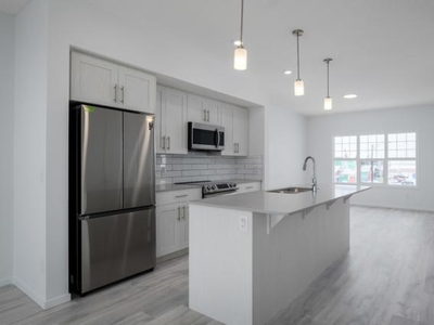 3 Bedroom Apartment Unit Edmonton AB For Rent At 1770