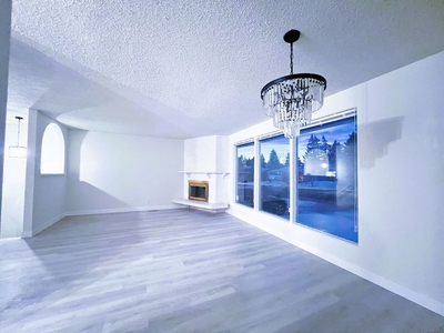 Calgary Pet Friendly Main Floor For Rent | Brentwood | Three bedroom apartment for rent