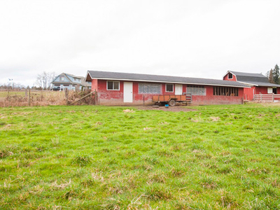 2 bedroom 2 bathroom on 7.5 Acres in DUNCAN