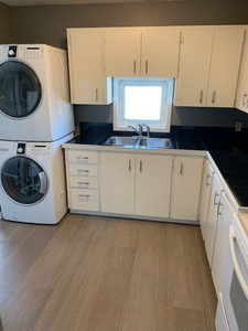 2br Apt. with in-suite laundry and balcony - March 15th