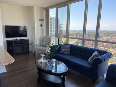 2+Den Fully Furnished Condo in Square one Mississauga