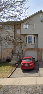 3+1 bedroom Townhouse Close to University + College and MORE!