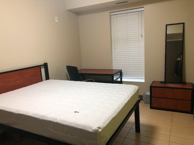 Room at 208 Sunview - May to August