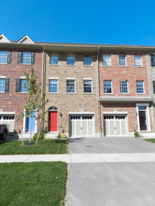 Fully Furnished Townhouse, walking distance to DT Kitchener