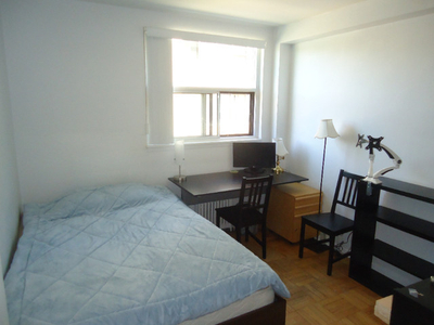 JANUARY 1st - Furnished Bedroom - only 5 minute walk to U of T