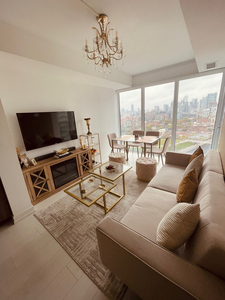 Liberty village condo available immedate with parking