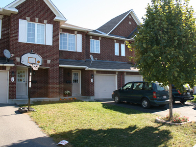 Rent Morgan's Grant,townhouse,water tank include,3bed, 2.5 bath