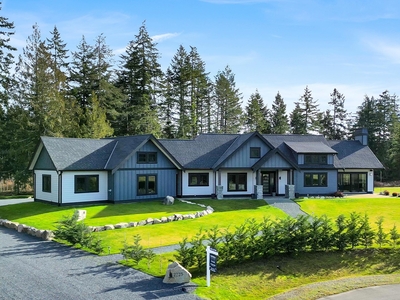 House for sale, 2725 Monte Vista Drive, Vancouver Island, British Columbia, in Nanaimo, Canada