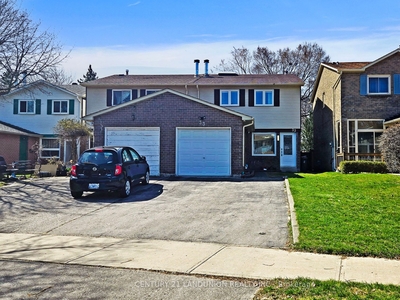 33 Moorehouse Dr