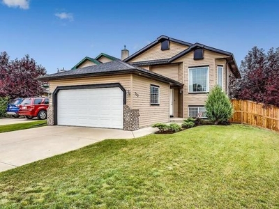 5 Bedroom House Airdrie AB