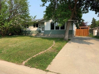 5 Bedroom House Lacombe AB