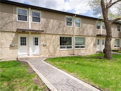 Townhouse For Sale In Rossmere-A, Winnipeg, Manitoba