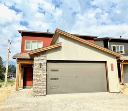 Invermere House For Rent | Contemporary 3 bedroom home