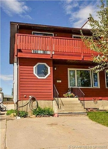 House For Sale In Crystal Ridge, Grande Prairie, Alberta