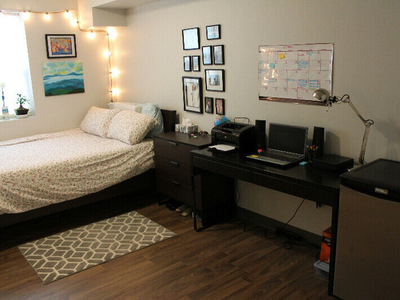 Student Rooms w/own bathroom. Available Now. FREE month of Rent*