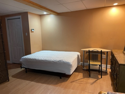 All-inclusive furnished room available. Rent negotiable!