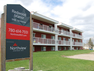 Redwood Manor - 2 Bed 1 Bath Apartment for Rent