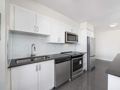 2 Bedroom Apartment Unit Mississauga ON For Rent At 2728