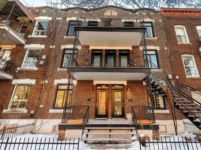 2 bedroom luxury House for sale in Montreal, Quebec