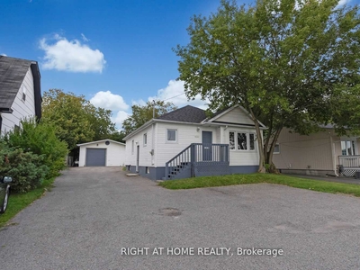 House for sale, 1281 King St E, in Oshawa, Canada