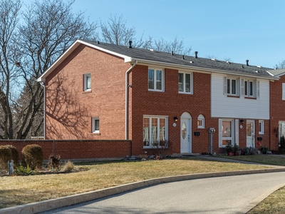 House for sale, 52 Old Burnhamthorpe Road, Unit 1, Greater Toronto Area, Ontario, in Toronto, Canada