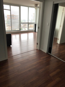 One Bdr Aptmnt Available for Rent Near King George Skytrain Sta